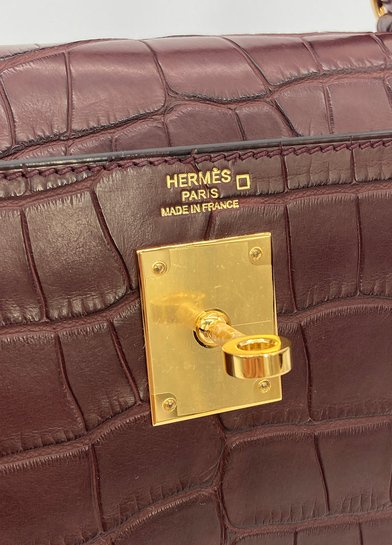 RARE NEW Hermès Kelly 28 Bordeaux Matte Alligator Gold Hardware GHW
