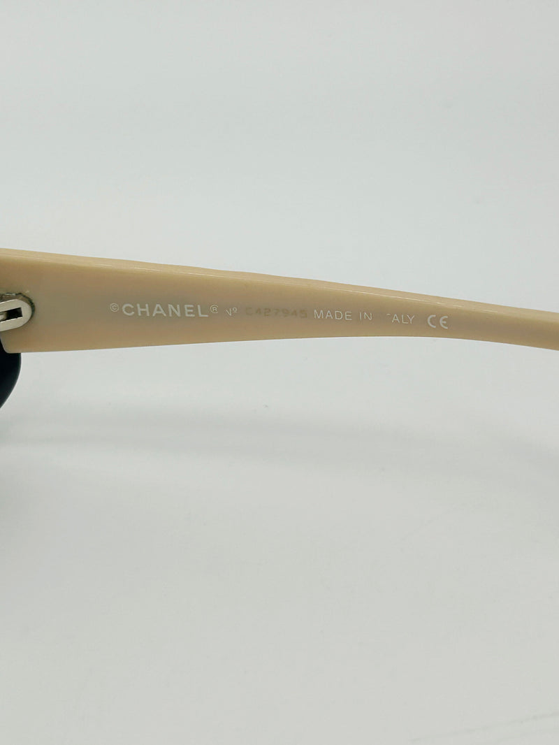 Chanel Vintage Y2K Black and Cream Oval Lens Sunglasses