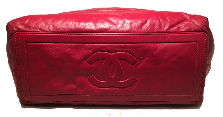 Chanel Red and Navy Puffy Leather Cocoon Tote Bag – Ladybag