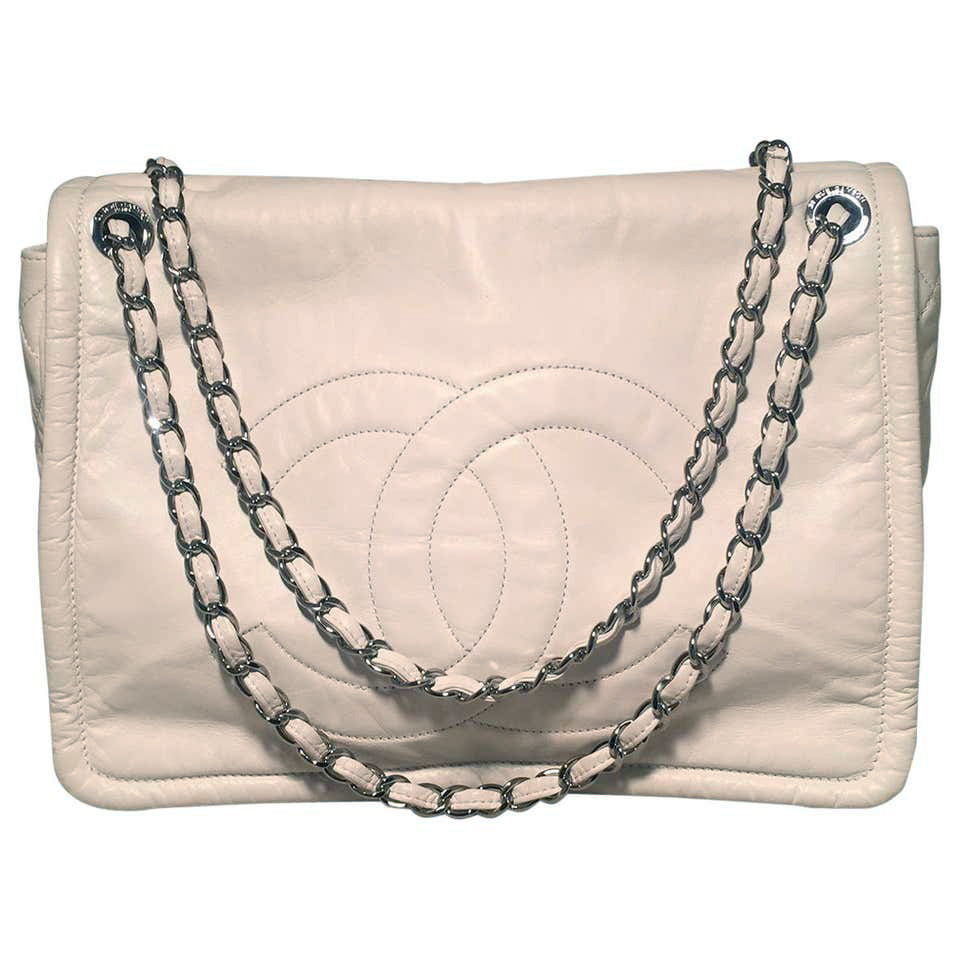 Leather handbag Chanel White in Leather - 36489878
