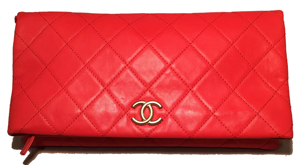 Chanel White Leather Quilted CC logo XL Maxi Classic Top Flap Shoulder –  Ladybag International