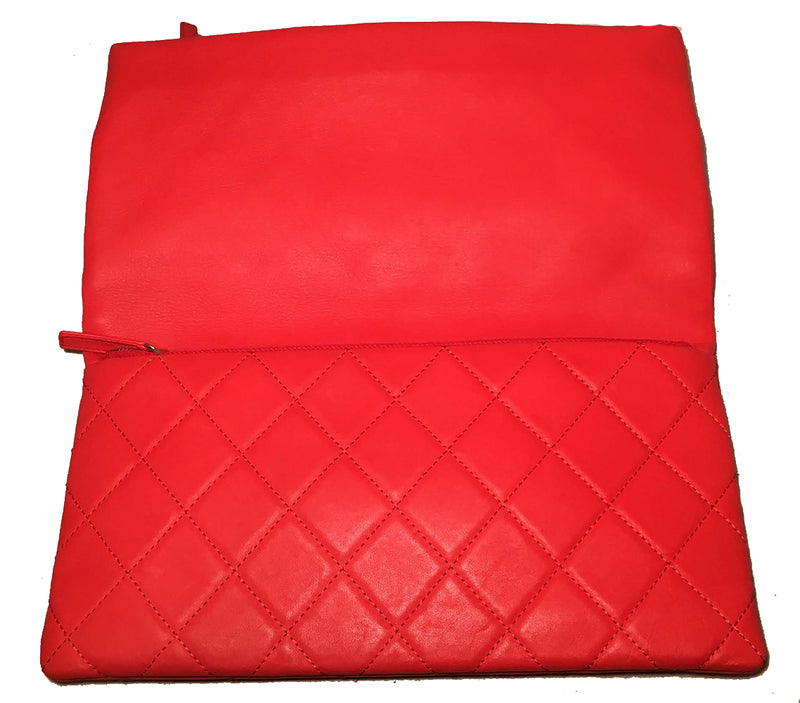 Snag the Latest CHANEL Quilted Clutch Bags & Handbags for Women with Fast  and Free Shipping. Authenticity Guaranteed on Designer Handbags $500+ at  .