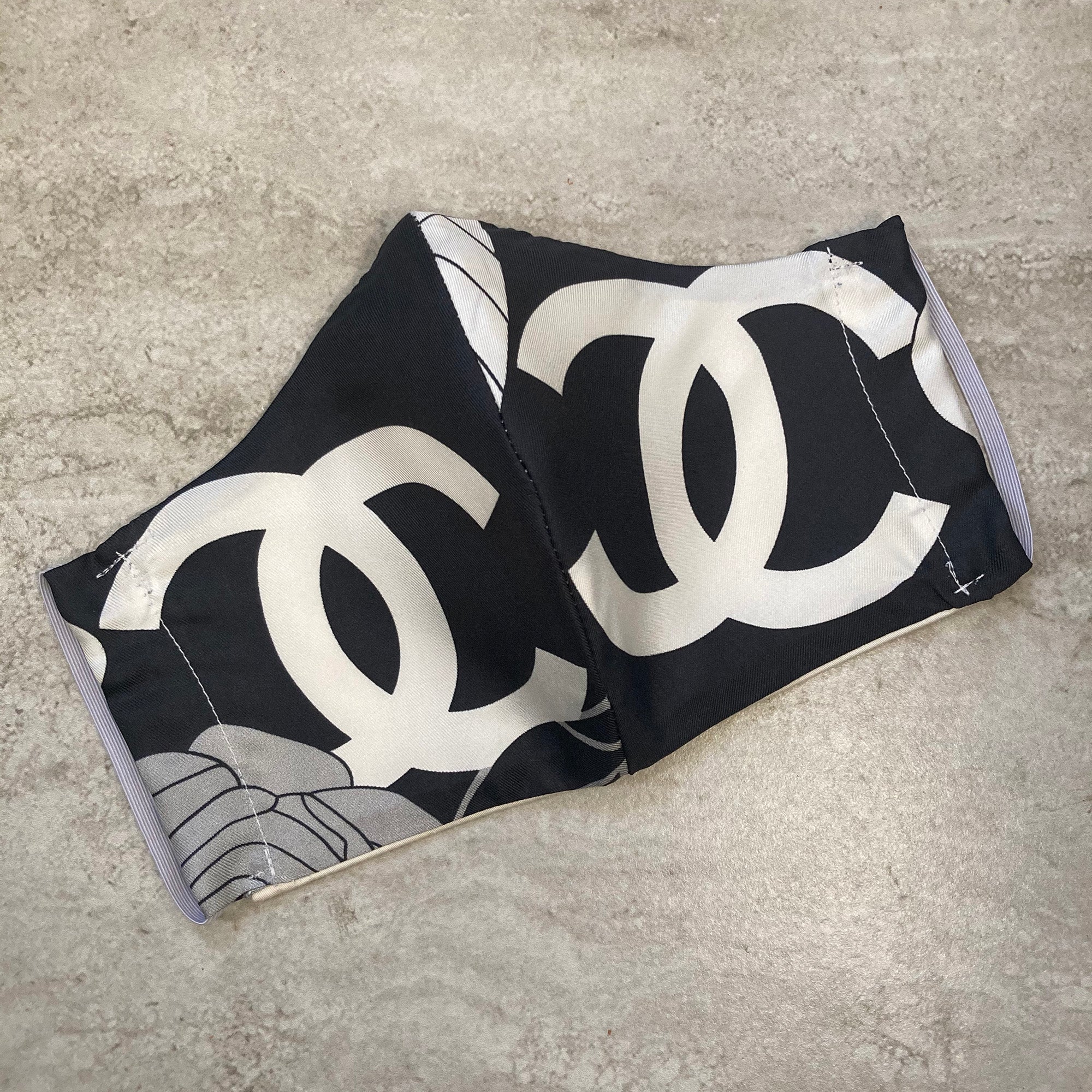 CHANEL SUBLIMAGE MASQUE Essential Regenerating Face Mask