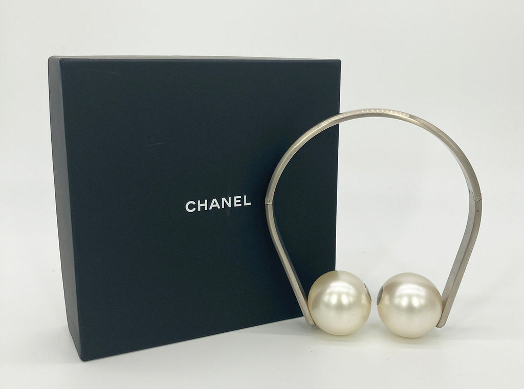 RUNWAY Chanel Pearl Ball Choker Necklace and Bracelet Set