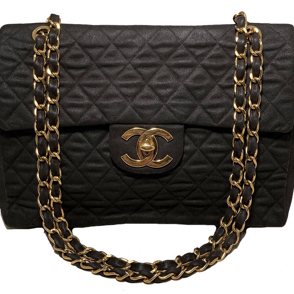 Chanel Hobo Bag 2022, Women's Fashion, Bags & Wallets, Shoulder Bags on  Carousell
